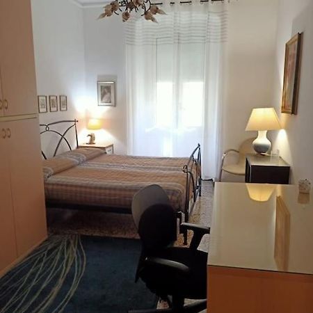 Appartamento Zona Centro Foce Gênes Extérieur photo