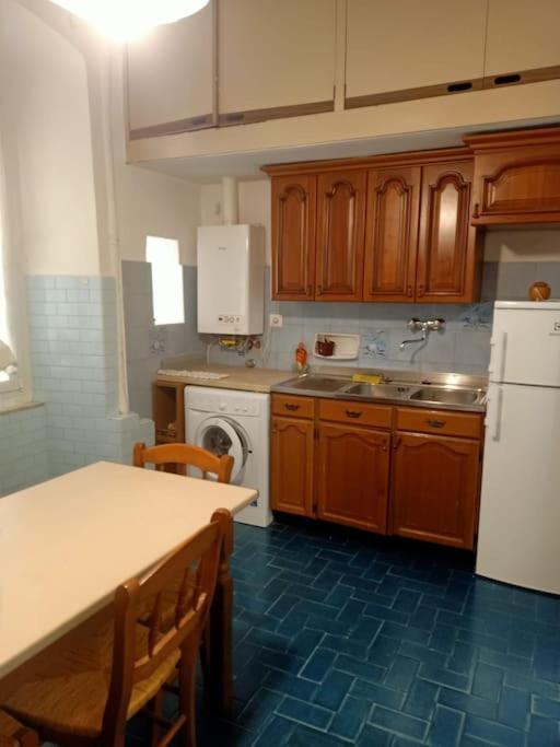 Appartamento Zona Centro Foce Gênes Extérieur photo