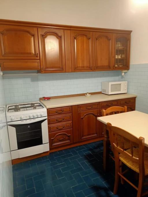 Appartamento Zona Centro Foce Gênes Extérieur photo